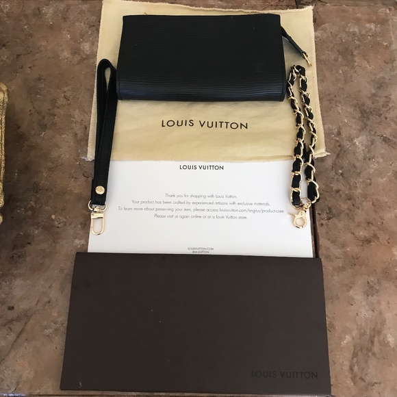 LOUIS VUITTON EPI POCHETTE WRISTLET NEVER USED GORGEOUS - Picture 11 of 12